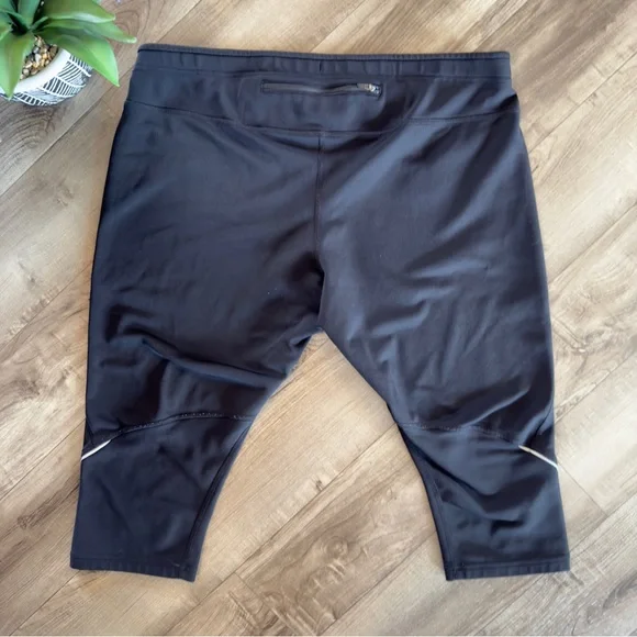 The North Face black lined Capri leggings size XL - Picture 6 of 8